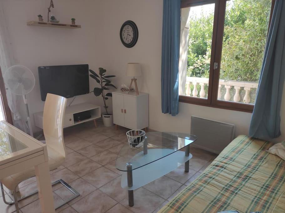 T2 En Rez De Chaussee De Villa A Cuers Ngoại thất bức ảnh