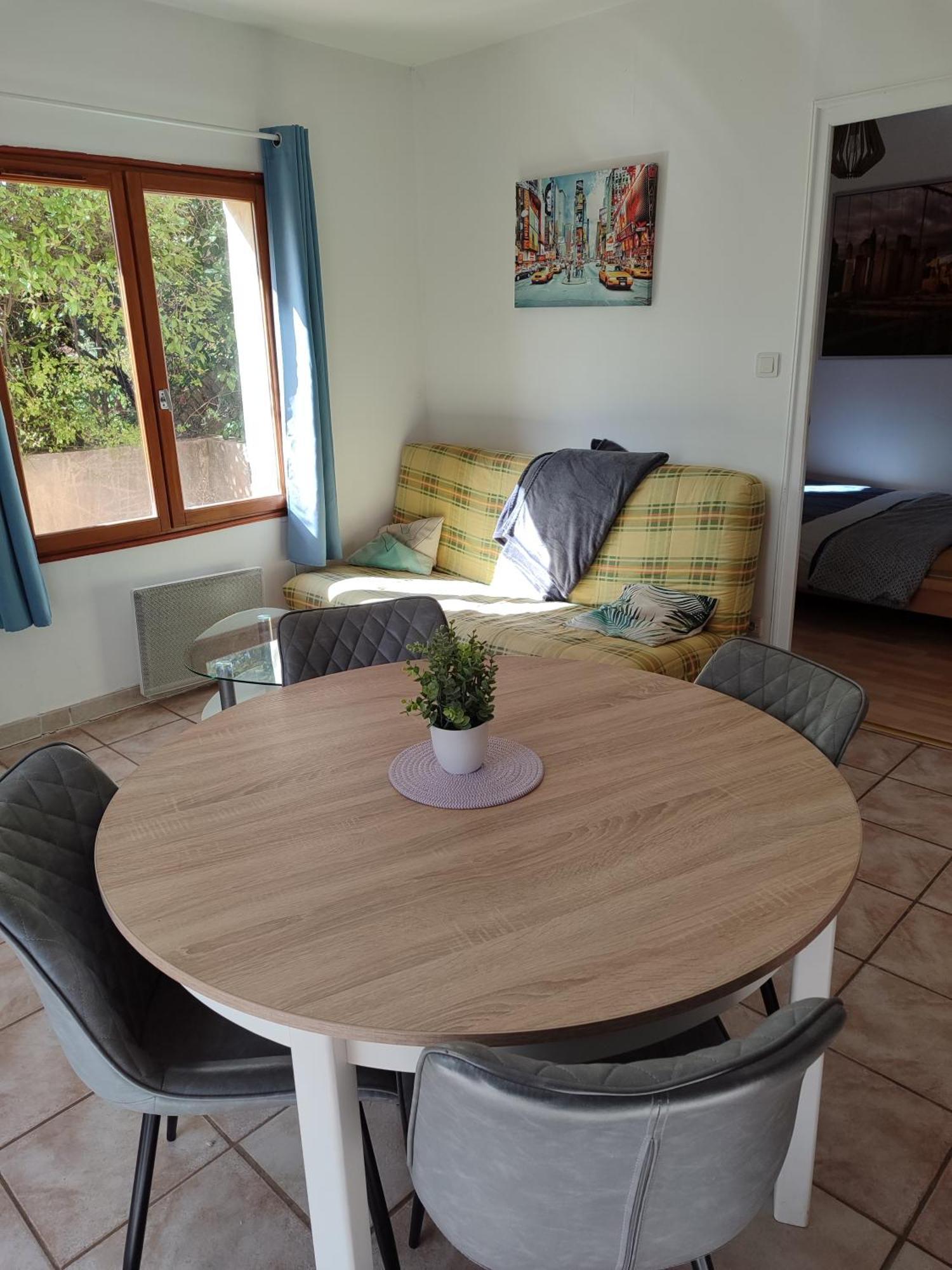 T2 En Rez De Chaussee De Villa A Cuers Ngoại thất bức ảnh